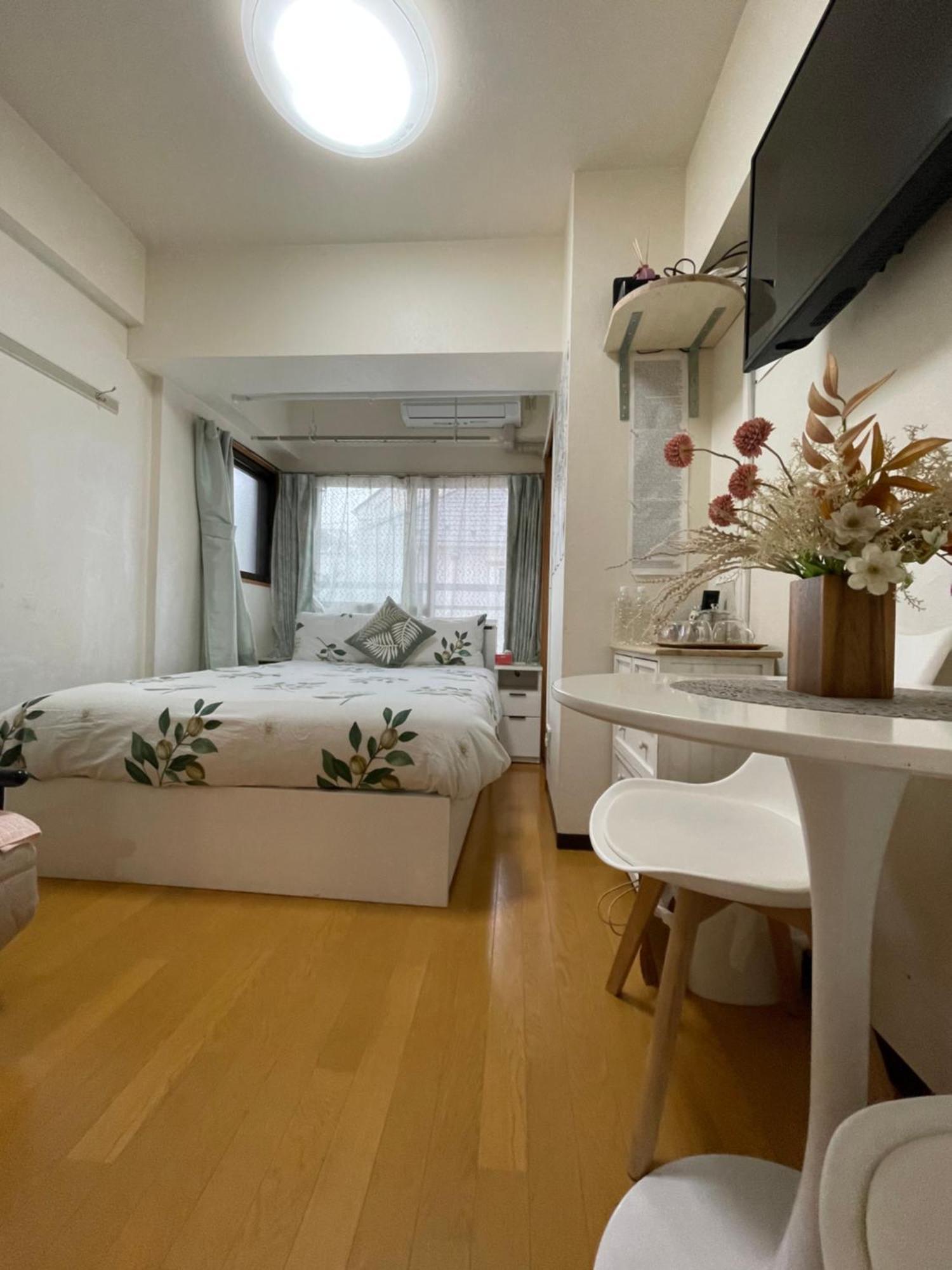 新宿安靜の家-A Quiet Home In Shinjuku - A 26 Square Meter Double Bed Room That Feels Like Home Tōkyō Extérieur photo